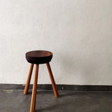 Taburete artesanal Low Stool by Camino de la Talla