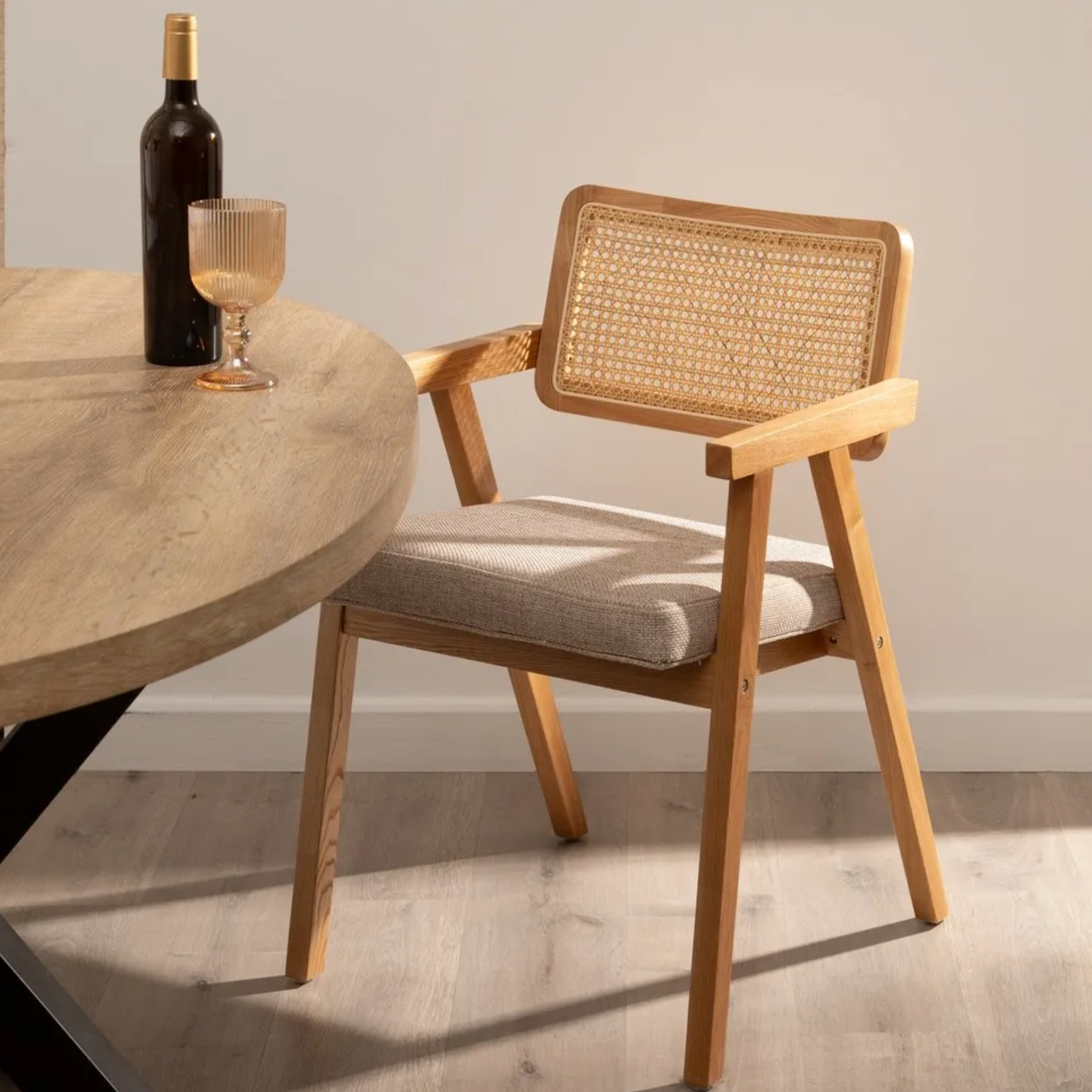 Sillas de comedor de todos los estilos en Toaster Home