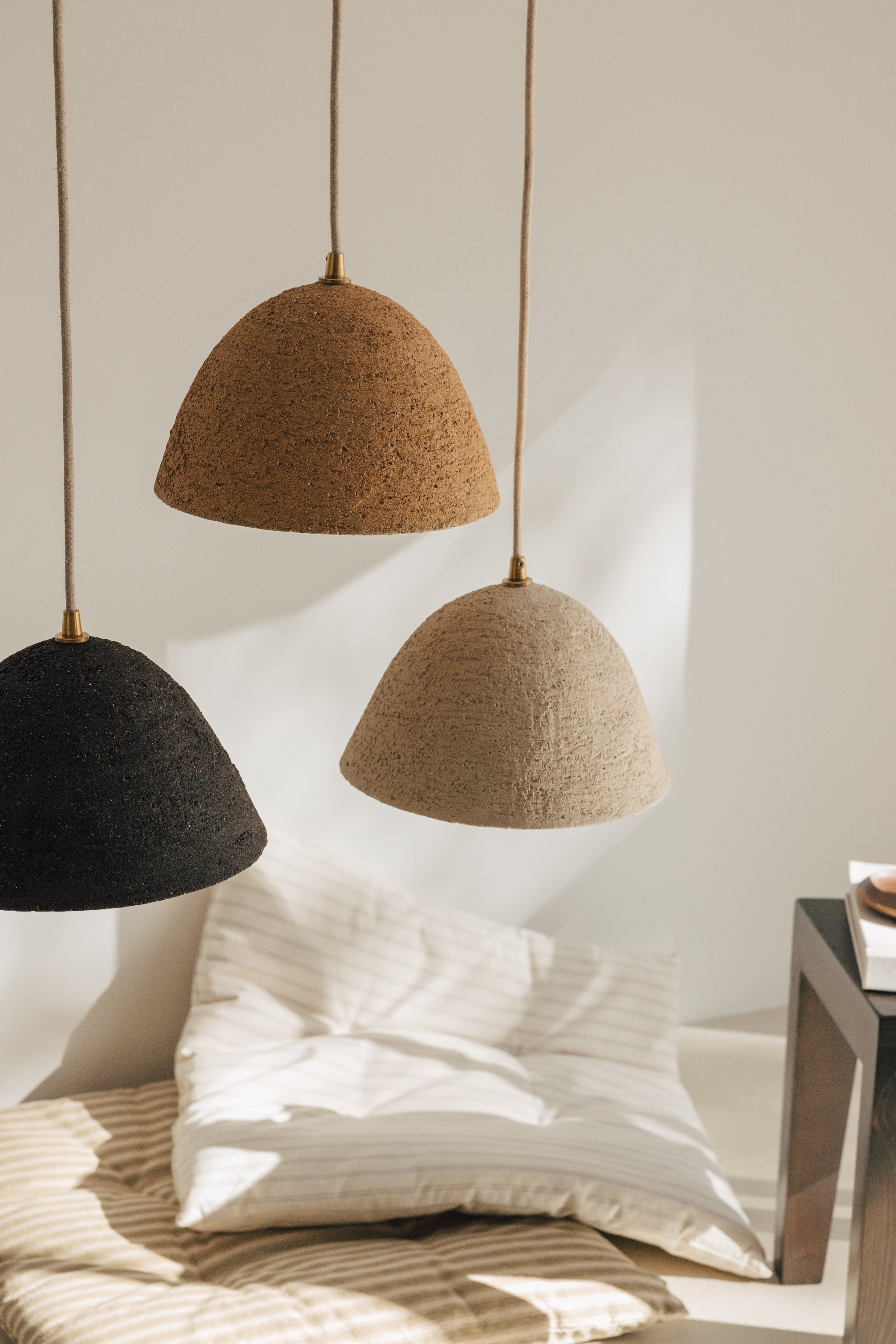 Lámpara Colgante de Cerámica Negra Portinatx