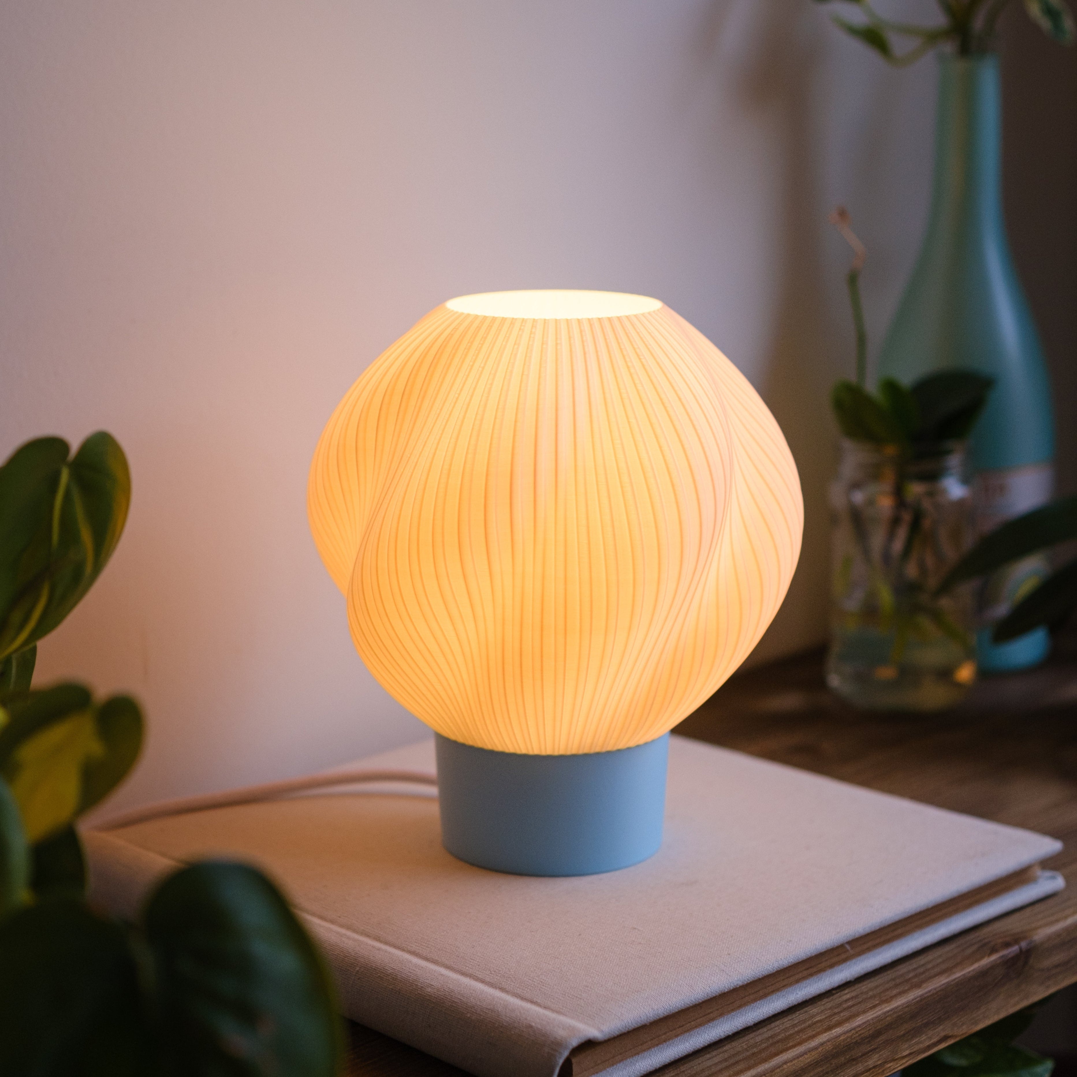 Lámpara de mesa Globus regulable