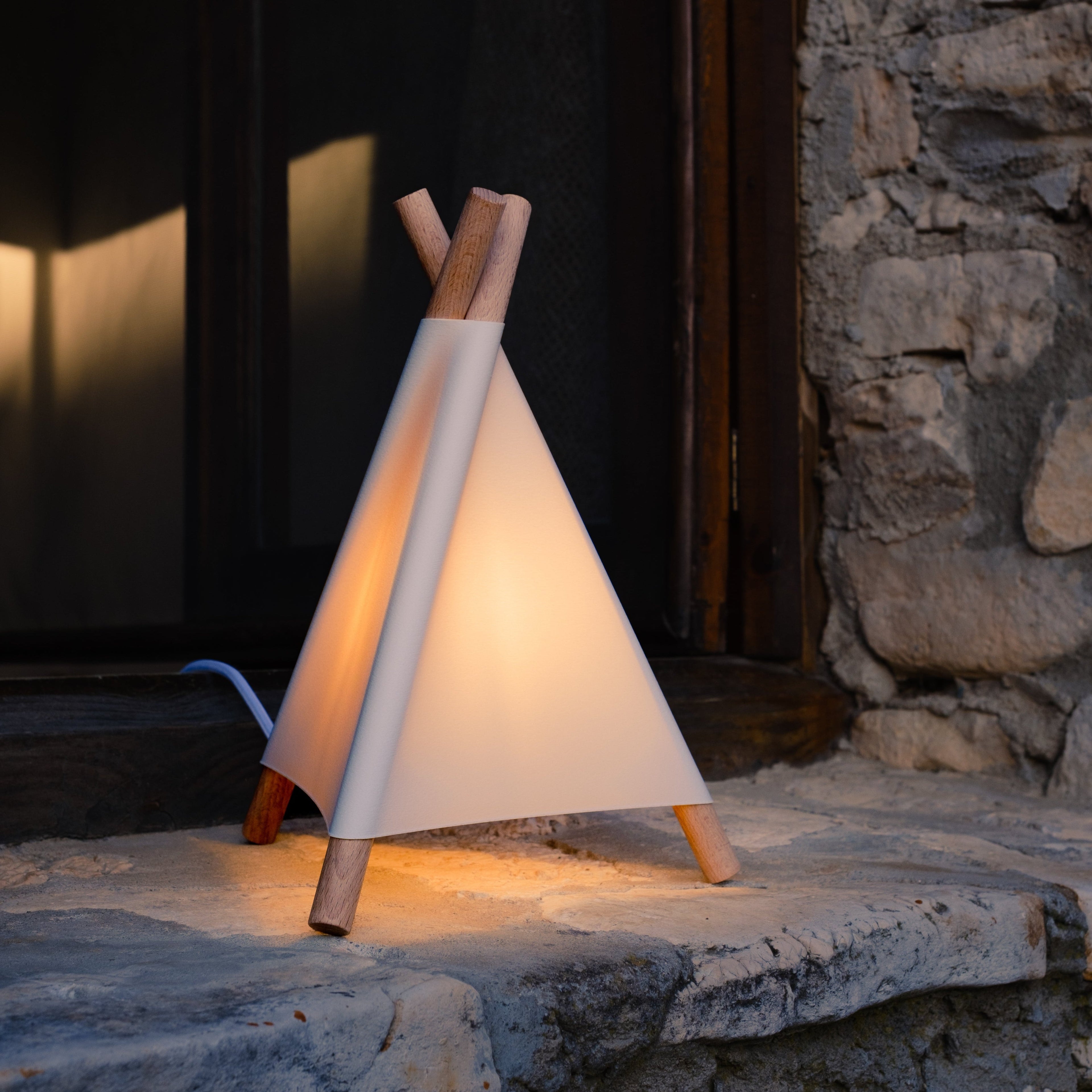 Lámpara de mesa Tipi regulable