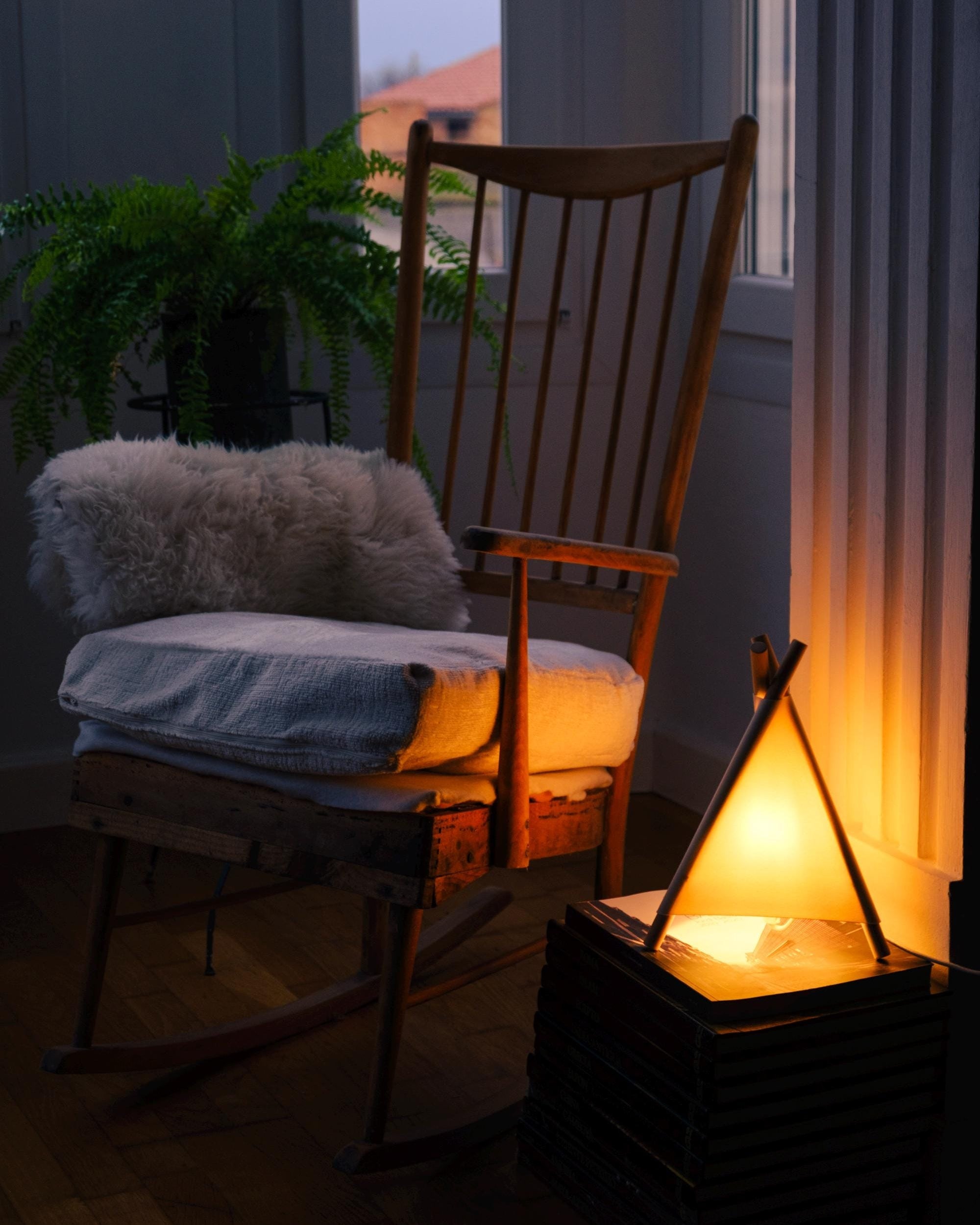 Lámpara de mesa Tipi regulable