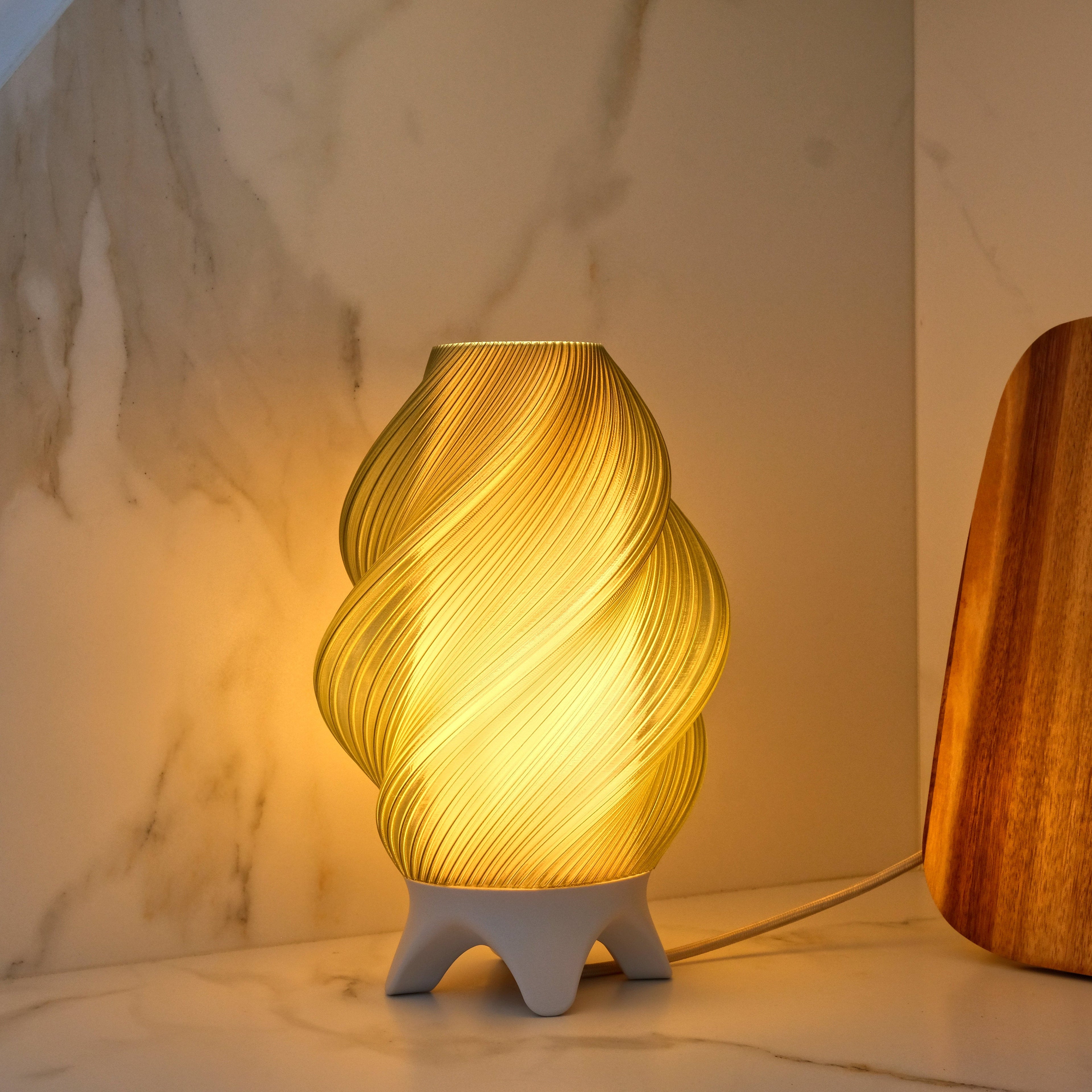 Lámpara de mesa Flama regulable