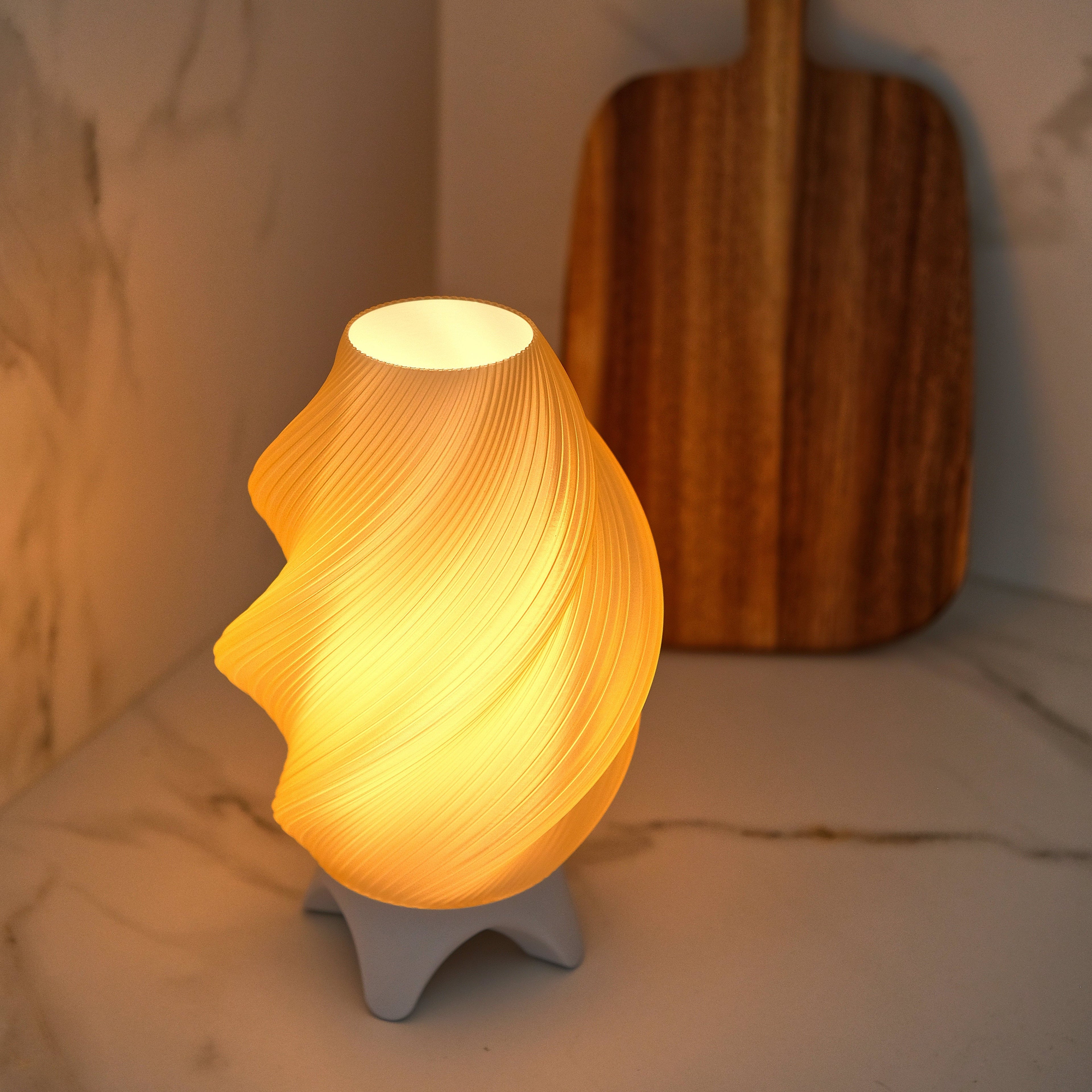 Adjustable Flame Lamp