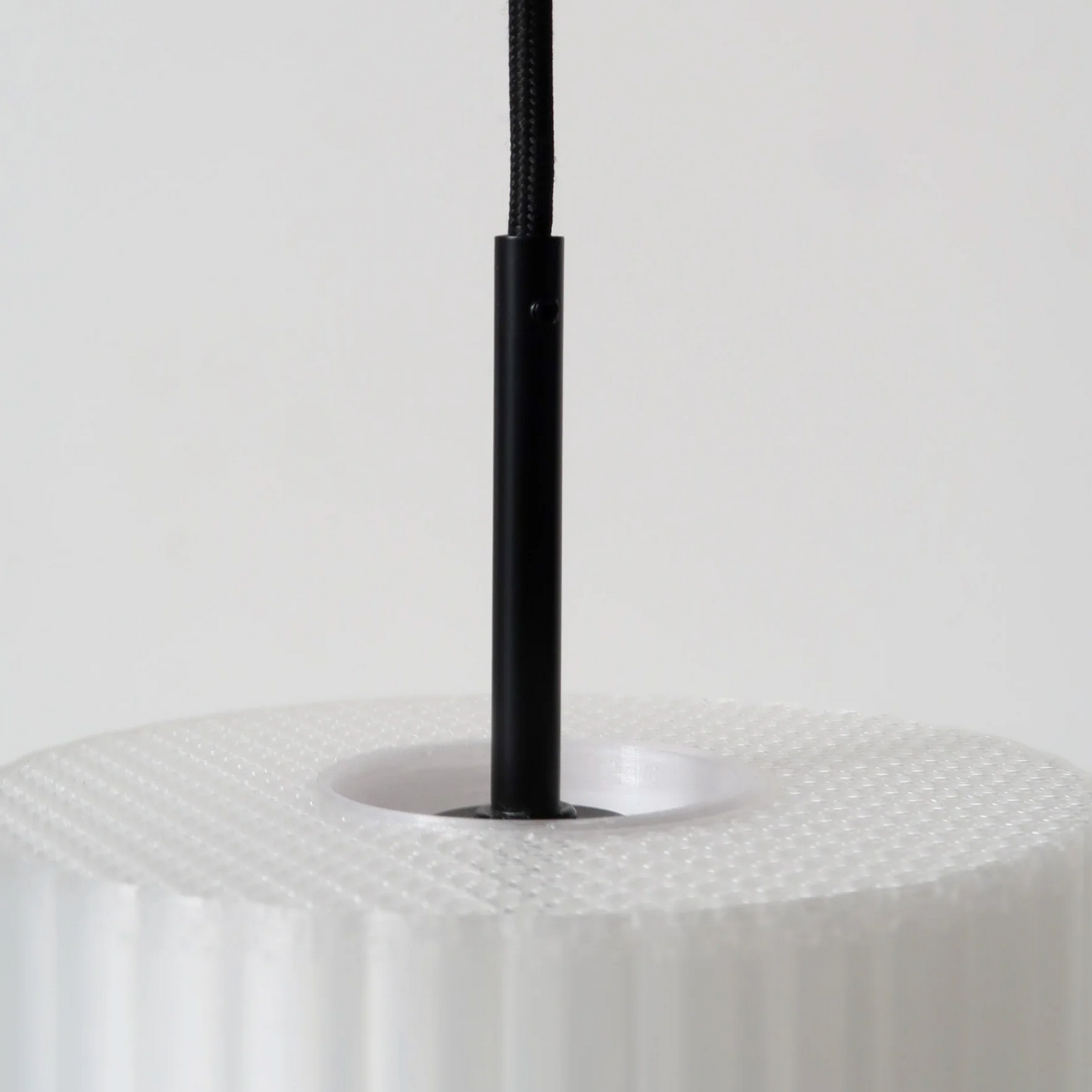 lampara bumpy cable negro