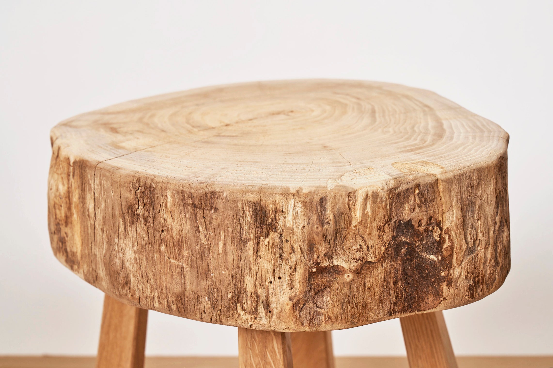 Mesita auxiliar/Taburete Hokku de madera