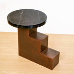 mesa escultórica acero y marmol