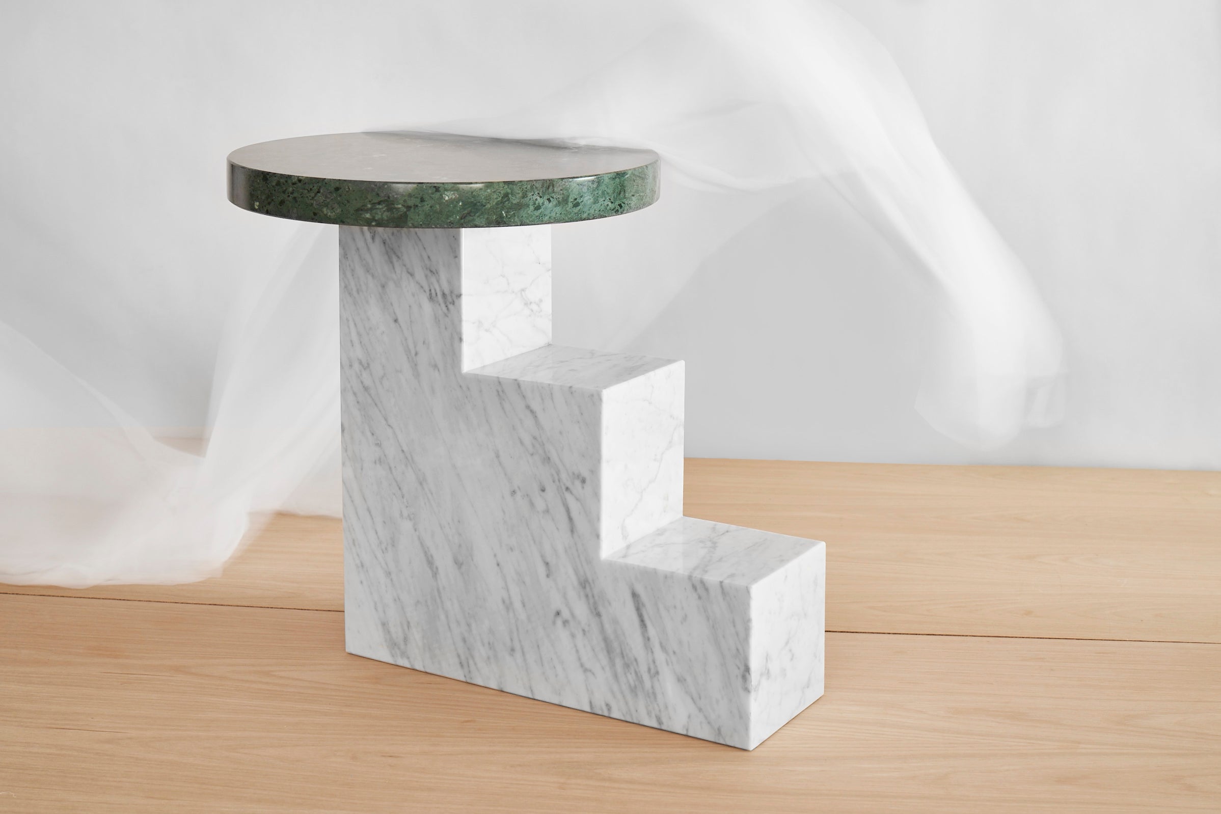 Mesa Escultórica Escalier de mármol Carrara