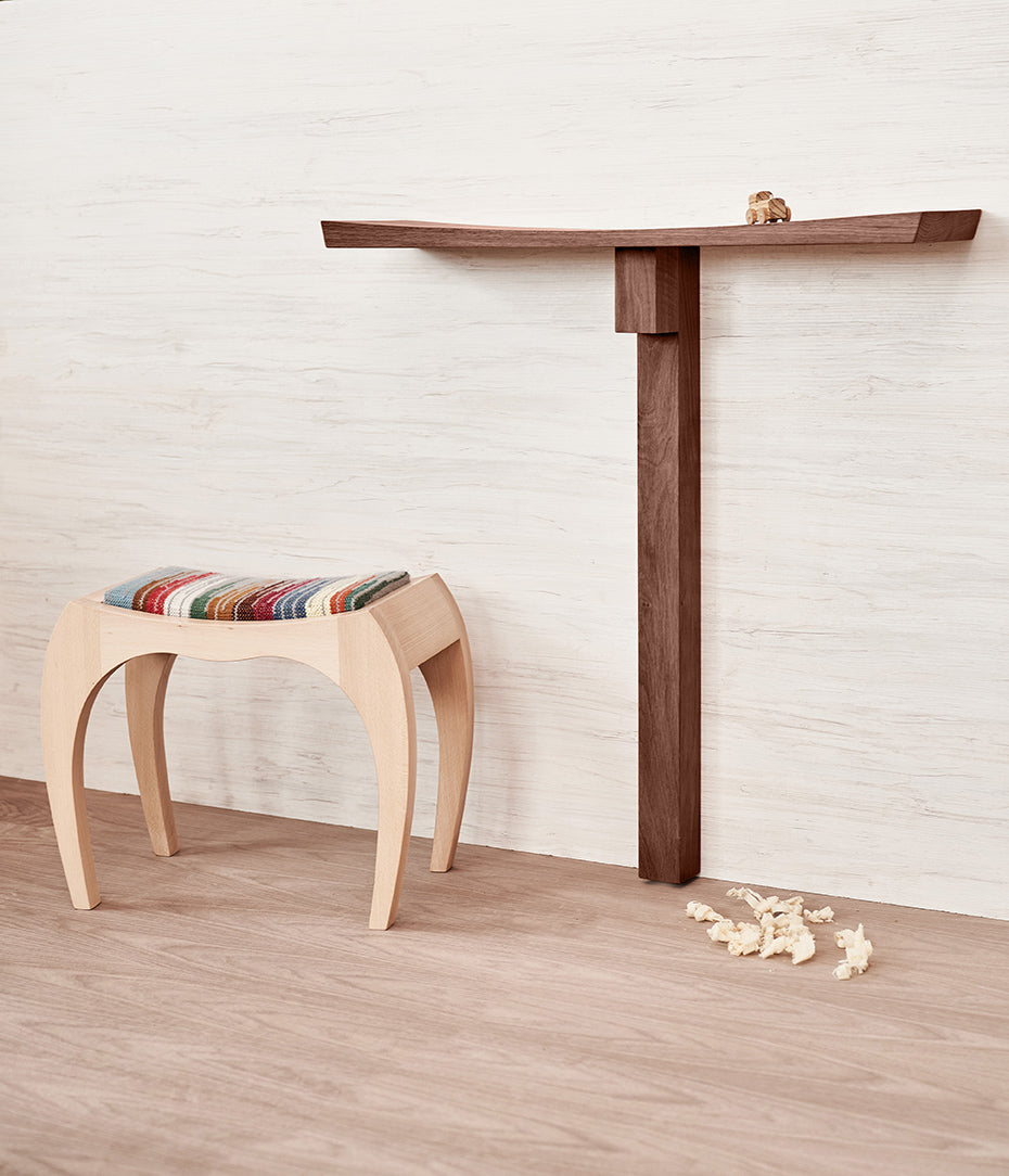 Aile wooden console