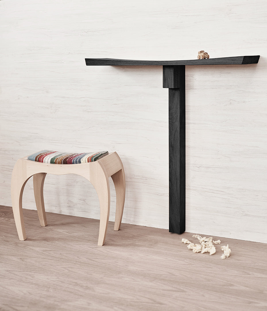 Aile wooden console