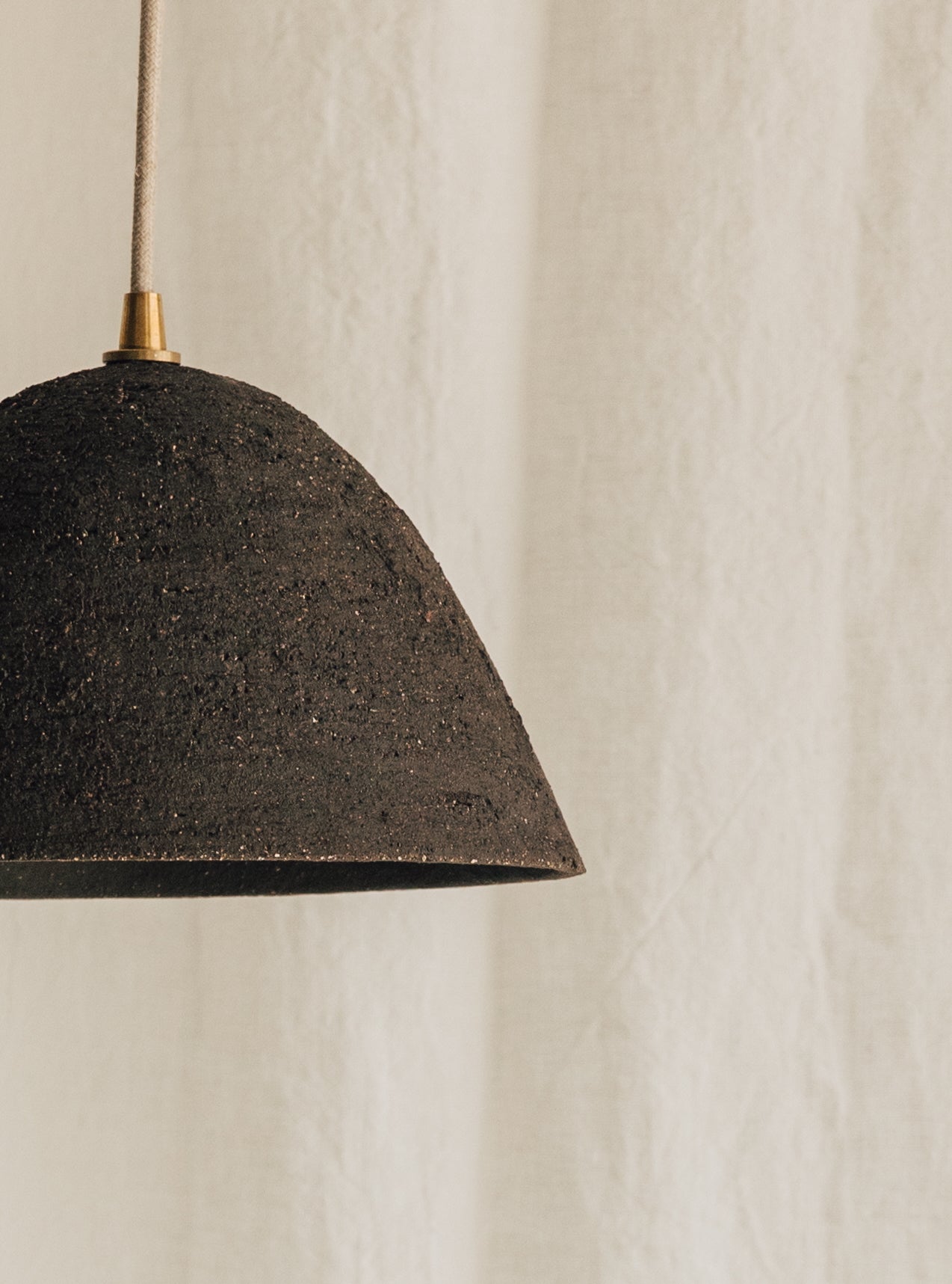 Lámpara Colgante de Cerámica Negra Portinatx