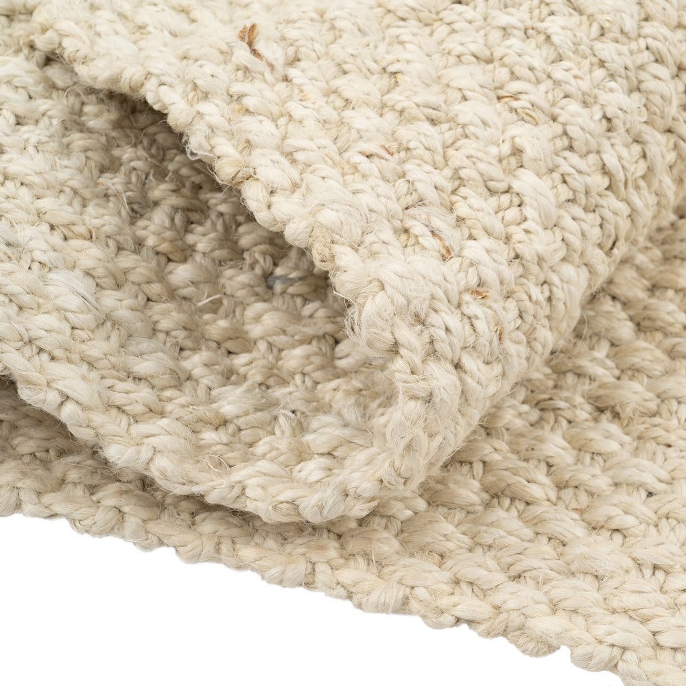 Alfombra Denia Crema, 70 x 170 cm, detalle de textura y borde