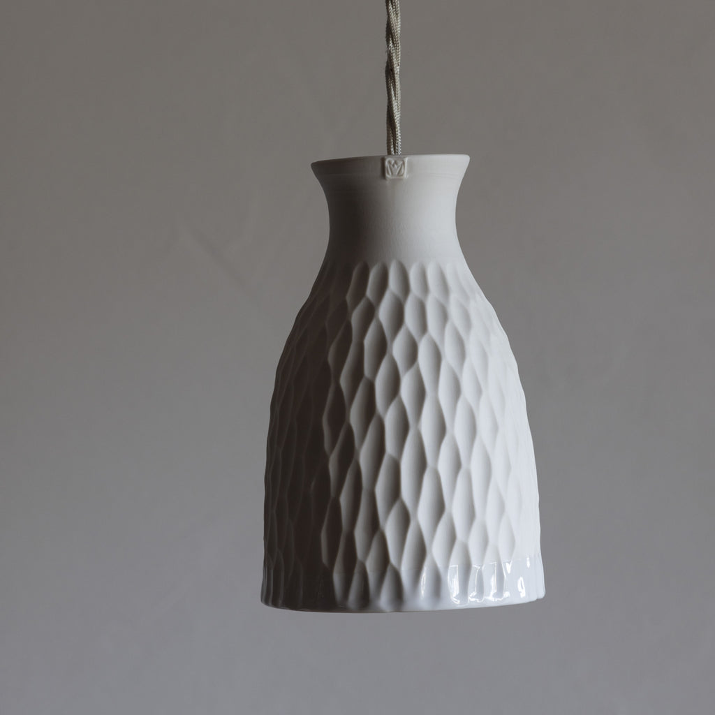 Mila Concave — porcelana sin iluminar