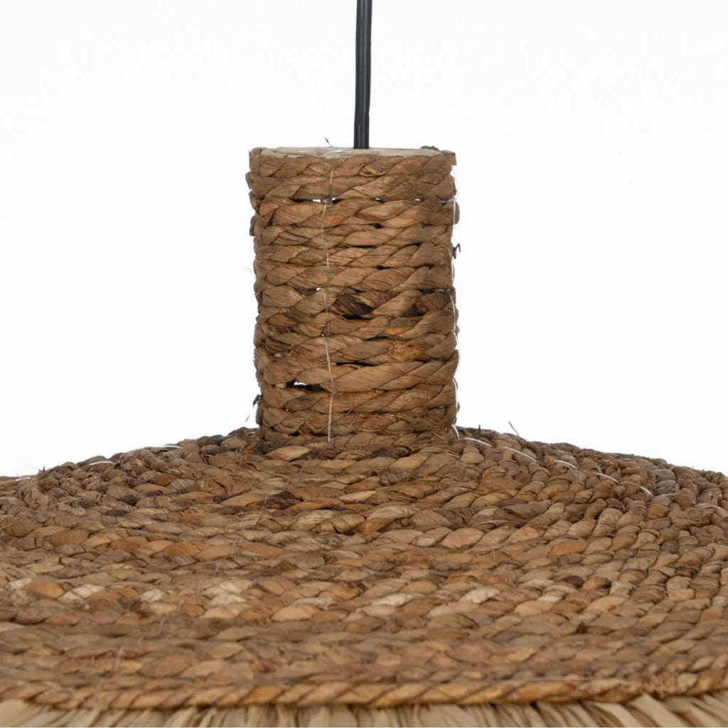 Lámpara Palapa de fibra natural — detalle de la sujeción de fibra