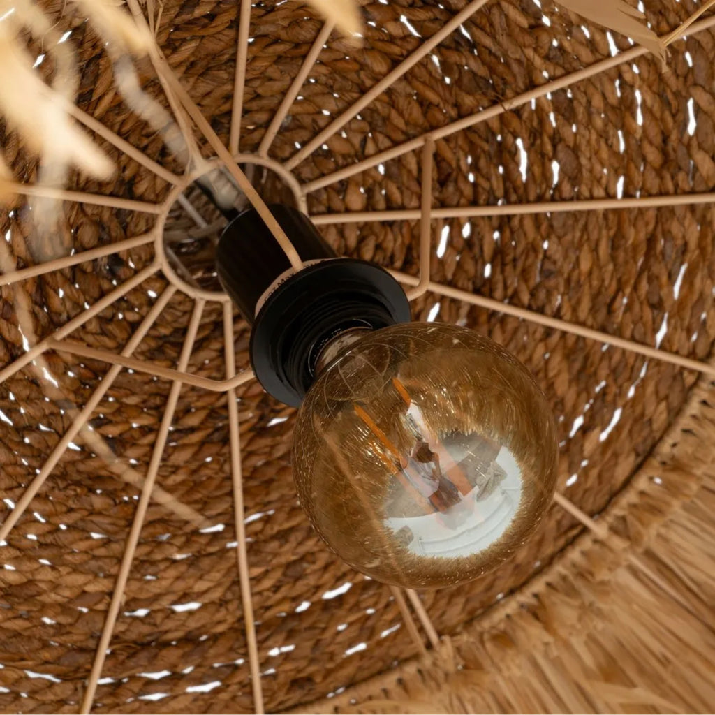 Lámpara Palapa de fibra natural — interior y portalámparas; bombilla no incluida