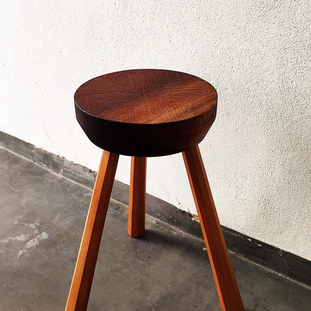 taburete madera tallado