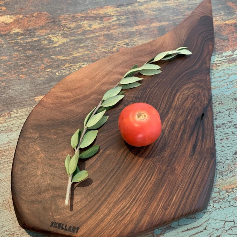 Tabla de madera Artesanal de Nogal by SkullArt