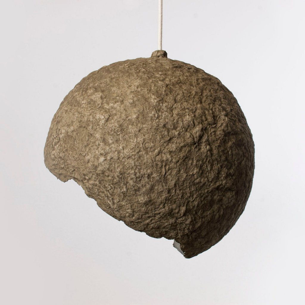 Globe Medium Lamp